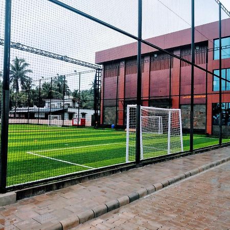 Cap Sports Center Hotel Nileshwar Bagian luar foto