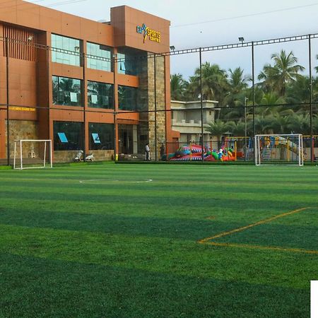 Cap Sports Center Hotel Nileshwar Bagian luar foto