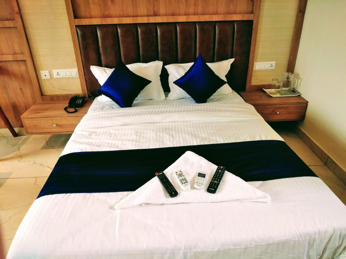 Cap Sports Center Hotel Nileshwar Bagian luar foto