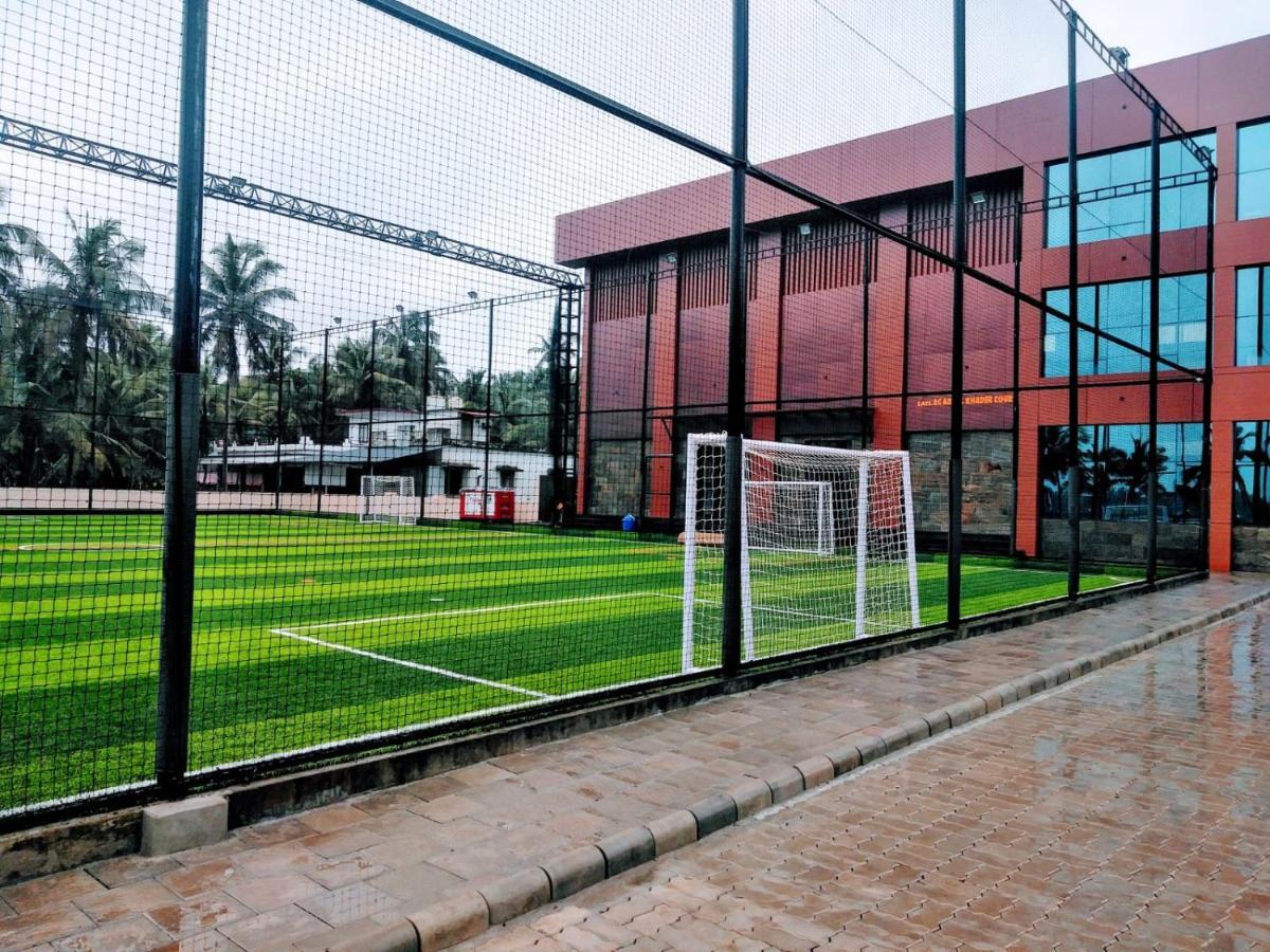 Cap Sports Center Hotel Nileshwar Bagian luar foto