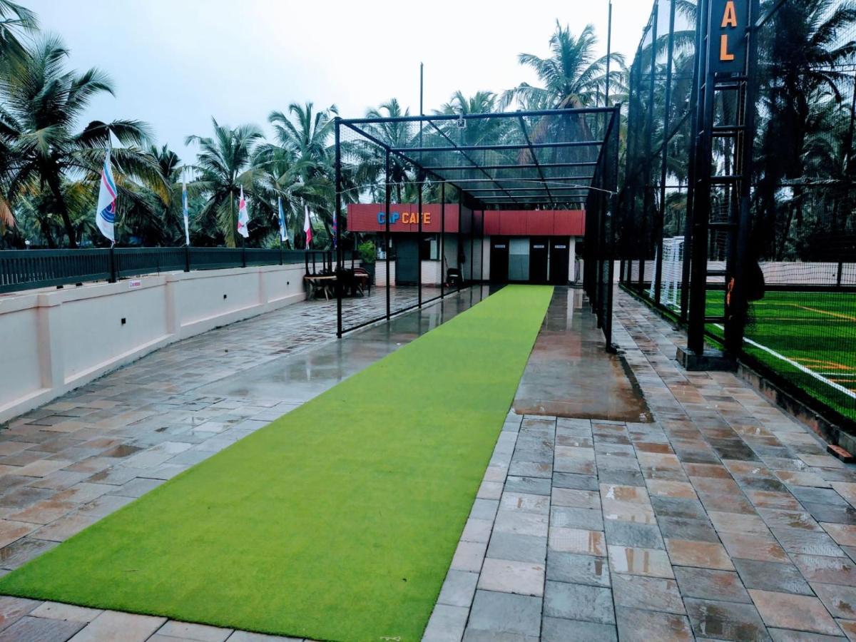 Cap Sports Center Hotel Nileshwar Bagian luar foto