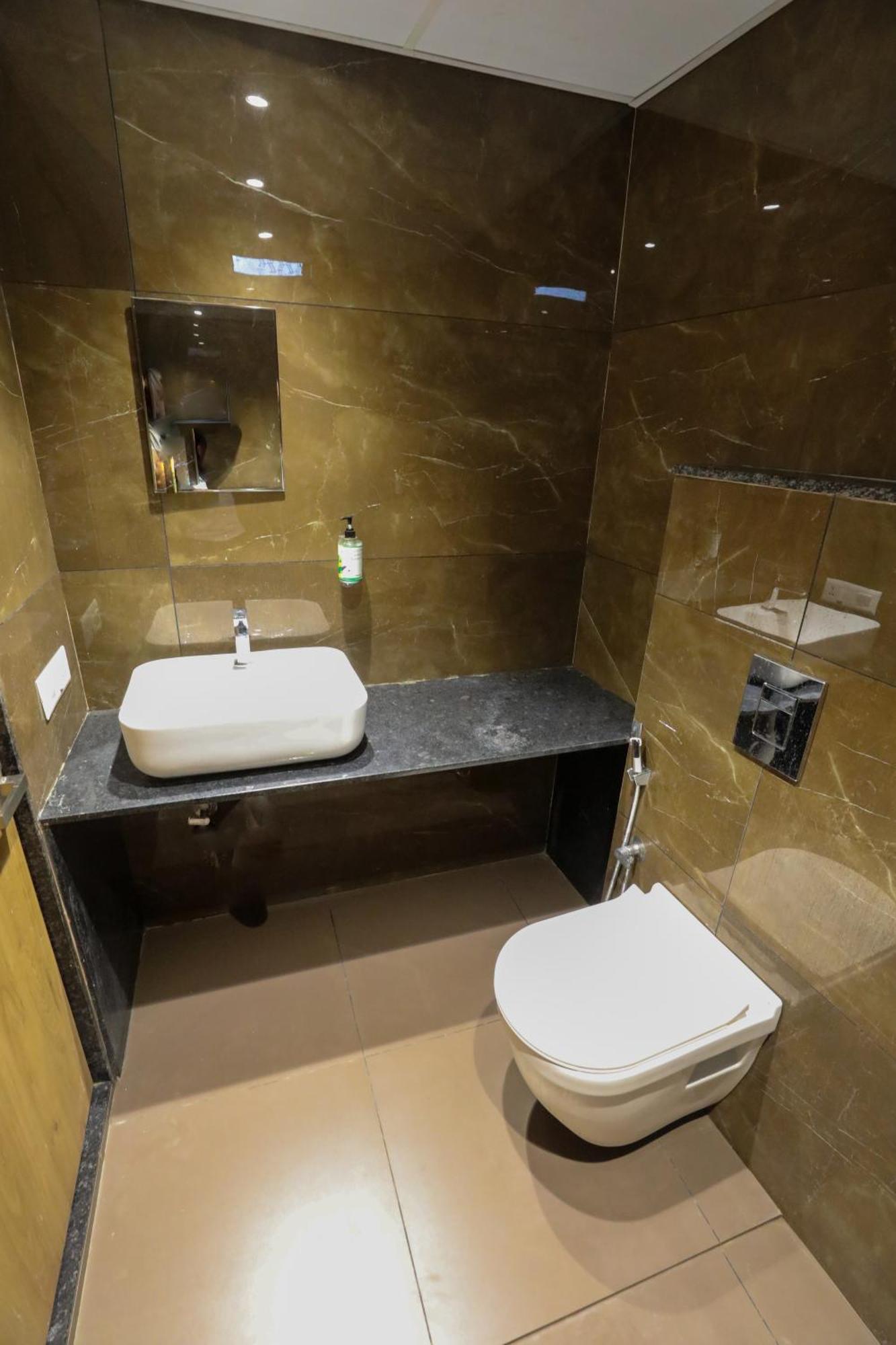 Cap Sports Center Hotel Nileshwar Bagian luar foto